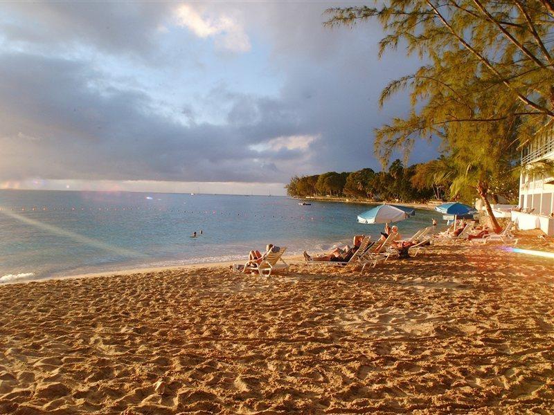 Starfish Discovery Bay Holetown Exterior foto