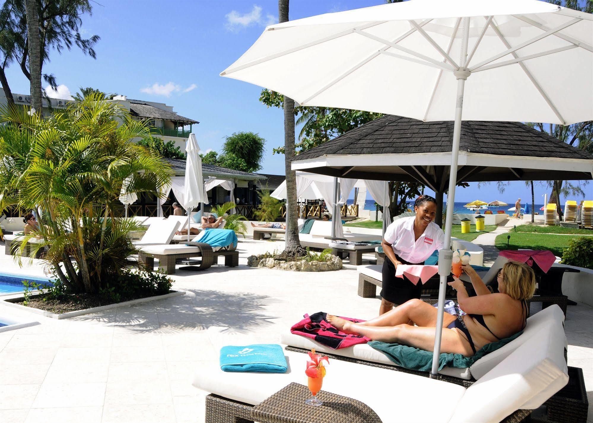 Starfish Discovery Bay Holetown Exterior foto