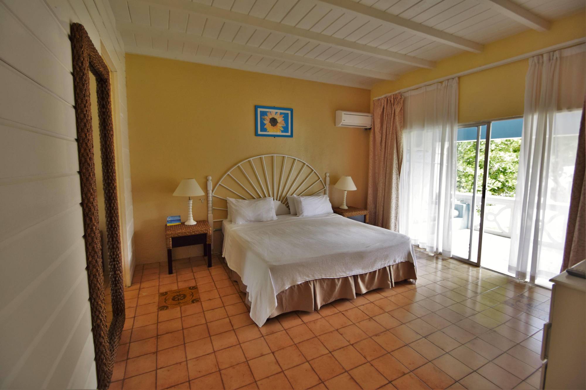 Starfish Discovery Bay Holetown Exterior foto